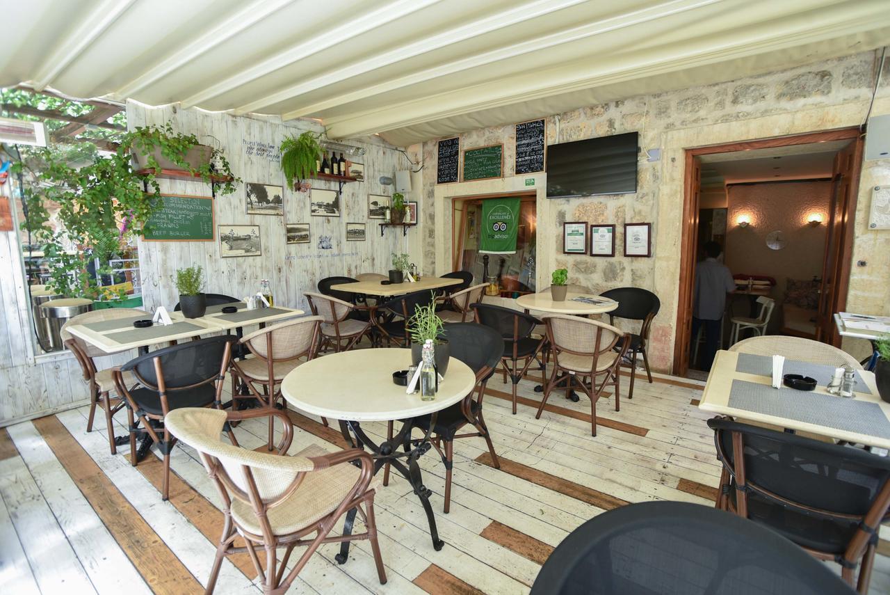 شقة بودفا  في Palm Square 1 Old Town Apt المظهر الخارجي الصورة