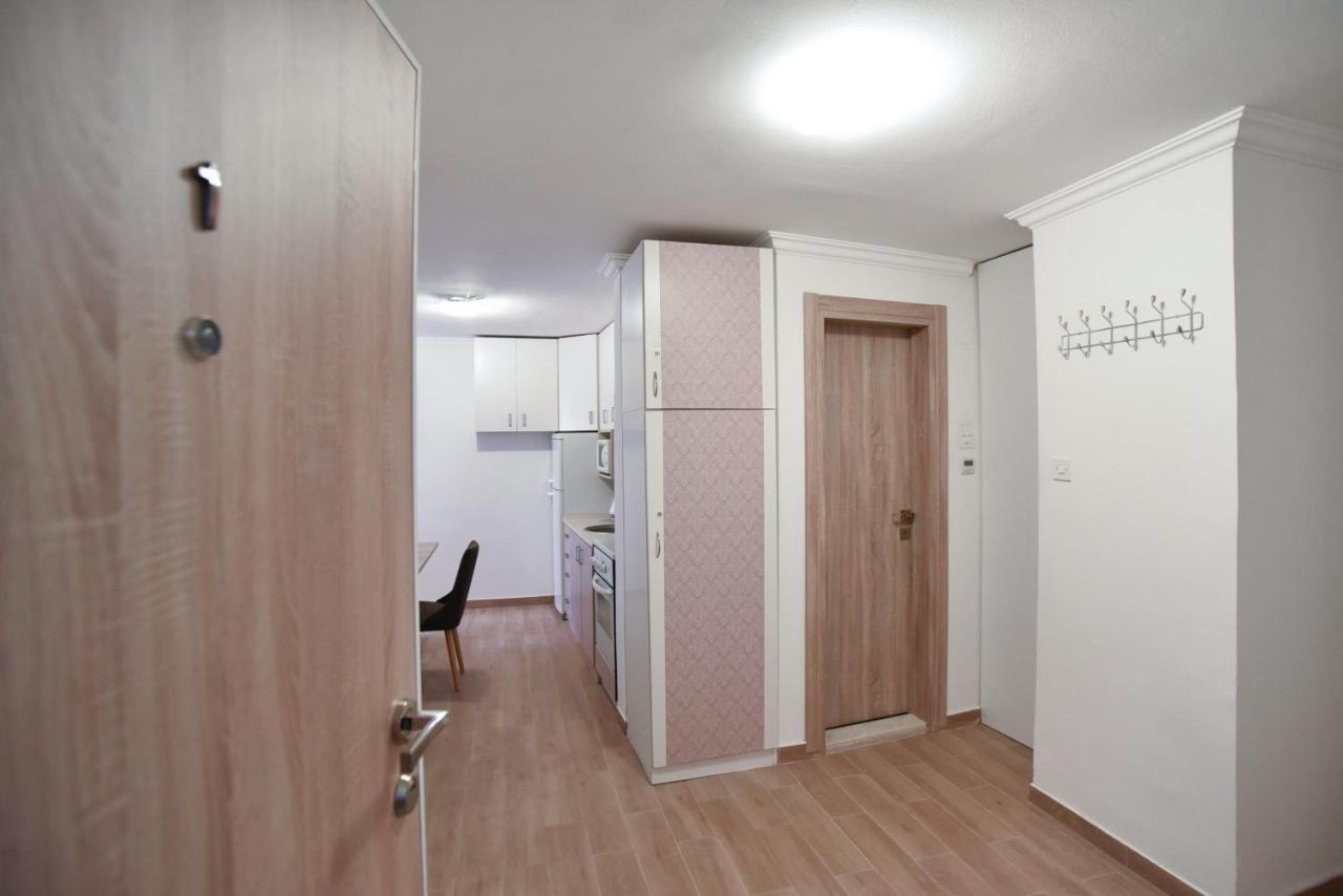 شقة بودفا  في Palm Square 1 Old Town Apt المظهر الخارجي الصورة